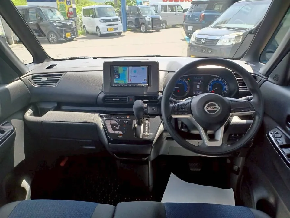 🚗✨**中古車入荷しました!**✨