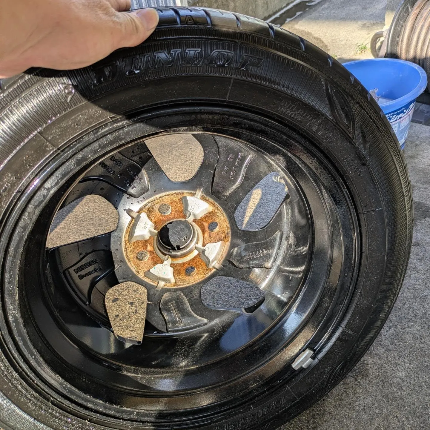 先日アップされてた中古車のニッサンルークス。